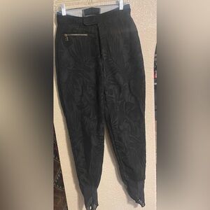 Bogner Vintage Black Stirrup Tonal Hawaiian Tropical Floral Ski pants